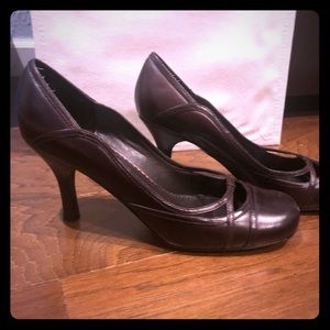 Steve Madden pump. Brown. Size 8